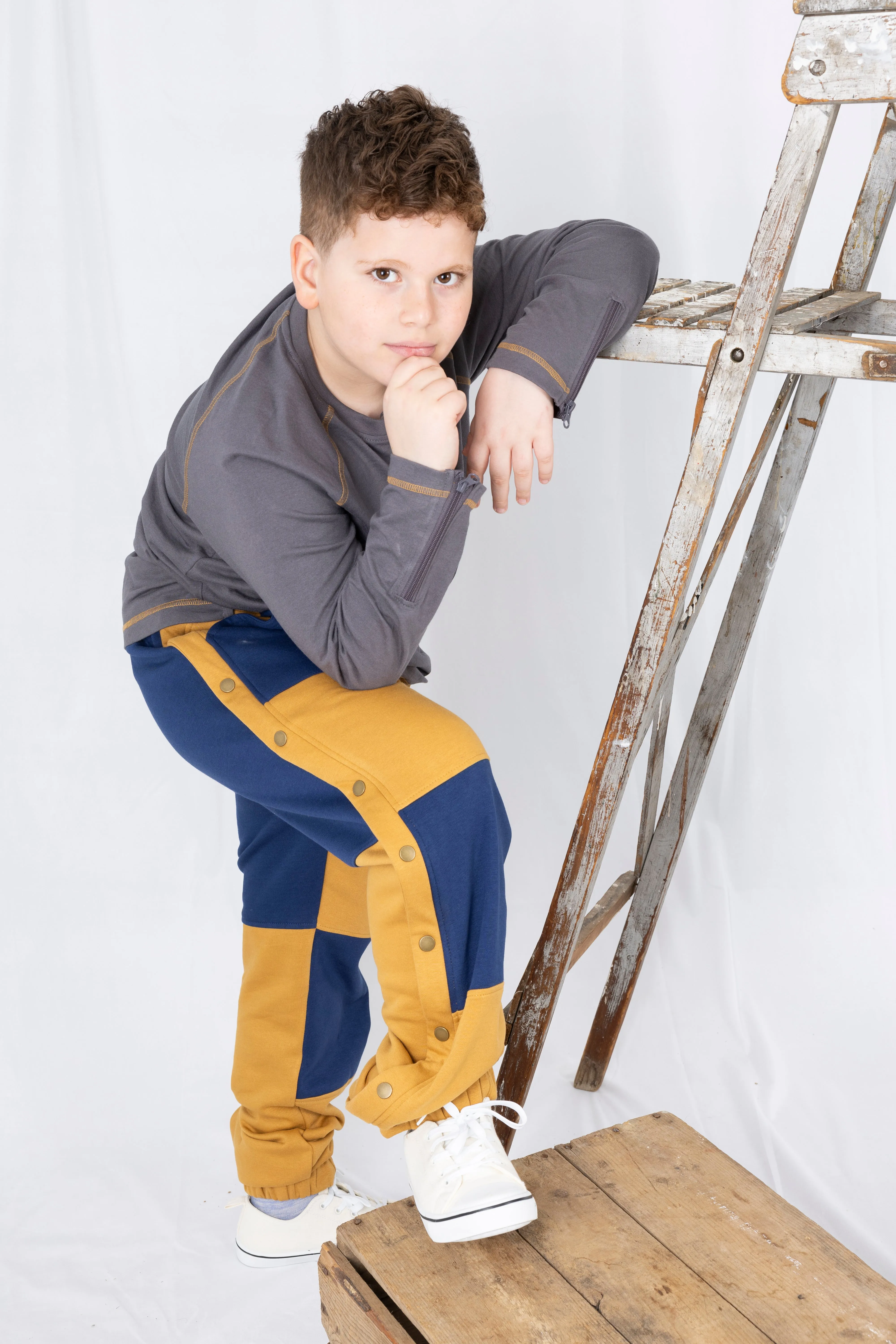 Adaptive Kids Jogger Pants: Adjustable Elastic Waist, Full Side Zipper for Easy Undressing