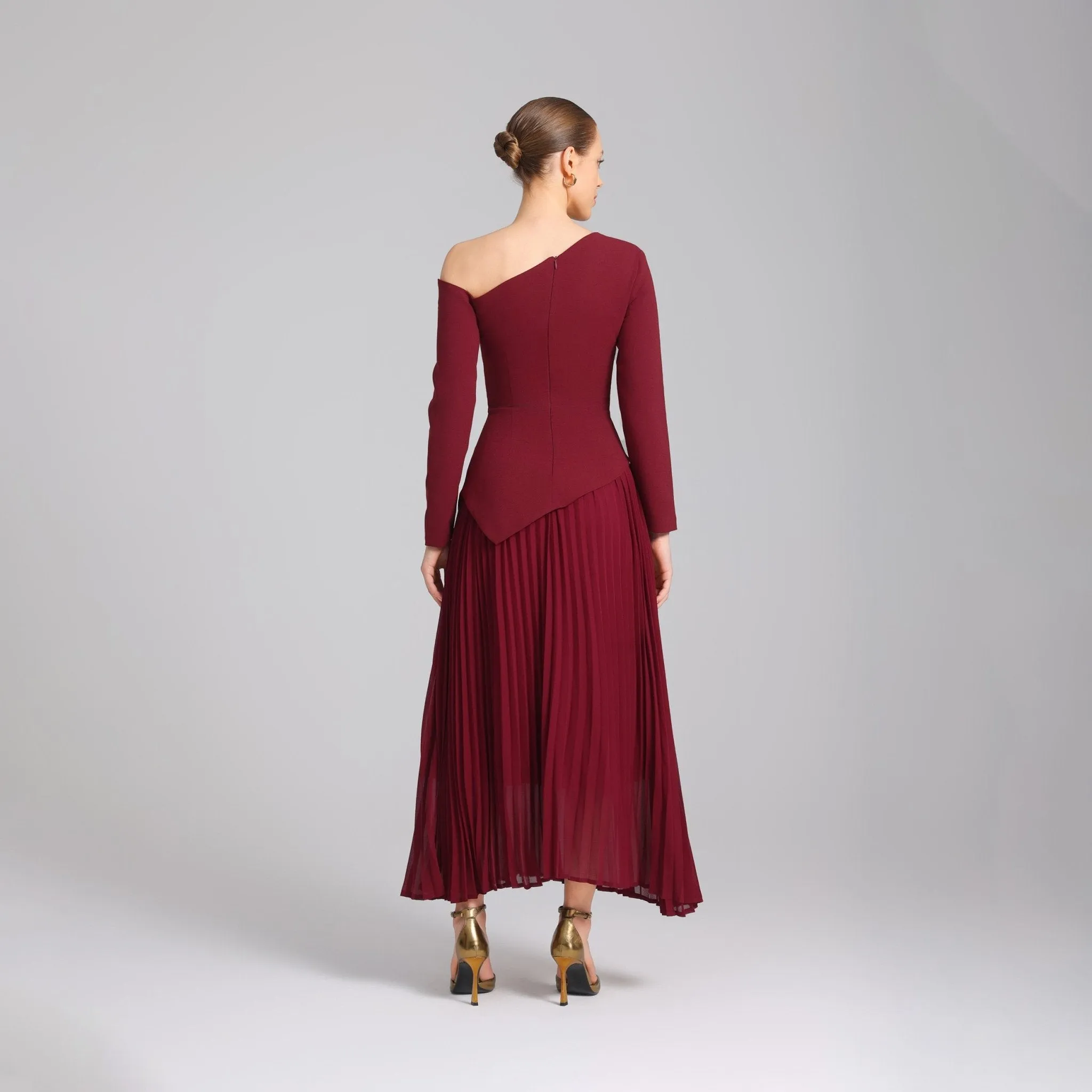 Burgundy One-shoulder Crepe Dress With Pleated Skirt