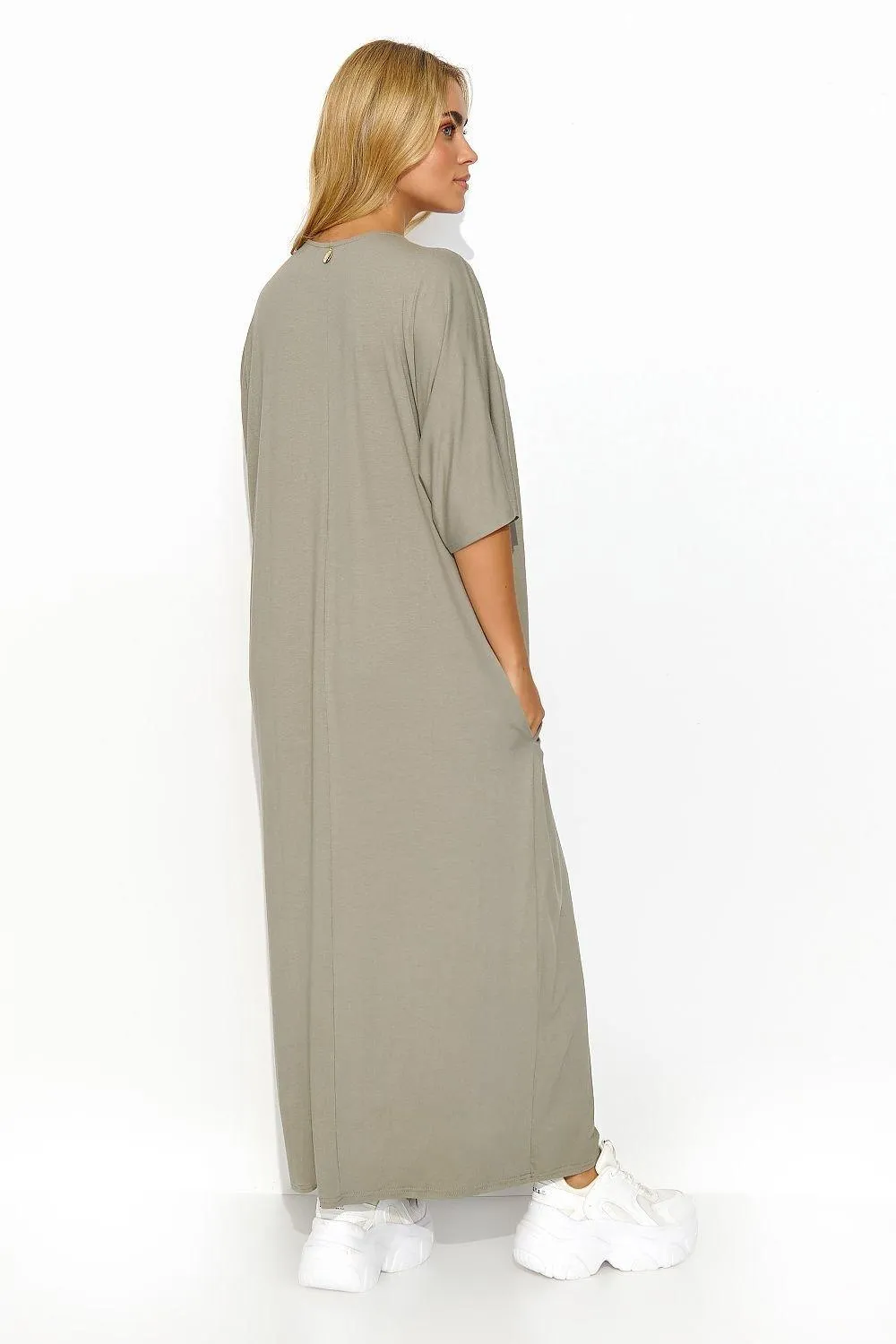 Effortlessly Chic V-Neck Knit Maxi Dress for Summer Elegance