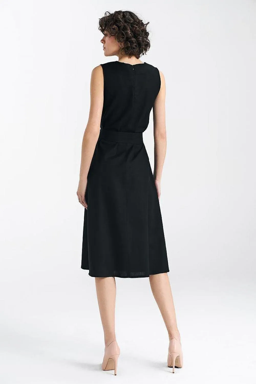 Elegant Midi Summer Dress with Waist-Cinching Belt