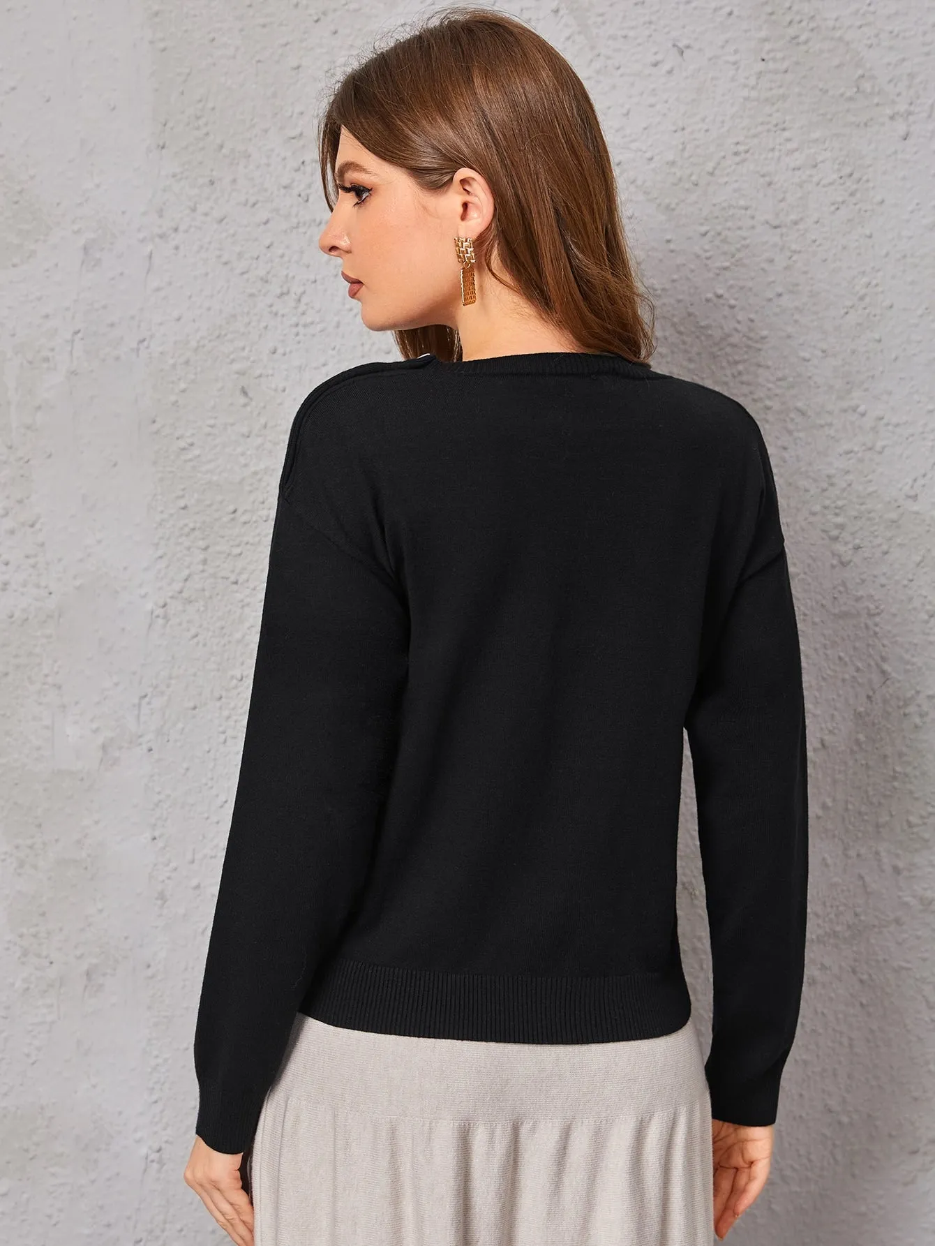 Elegant Plain Button Long Sleeve Round Neck Regular Women Sweater